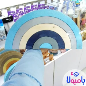 جورچین چوبی رنگینکمان در حالت کامل